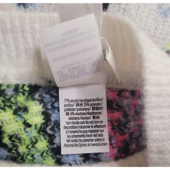 ❄️Victoria’s Secret Fuzzy Off-Shoulder Sweater XS White Snowflake Neon Aztec NWT - Picture 5 of 6